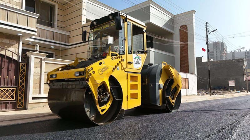 الجهد الخدمي يعلن استمرار أعمال إكساء 20 زقاقً جنوب بغداد