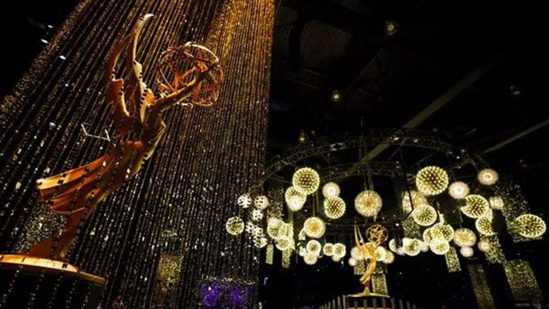 حفل إيمي 2025: جوائز، مفاجآت ورسالة دعم فلسطينية تتصدر المشهد!