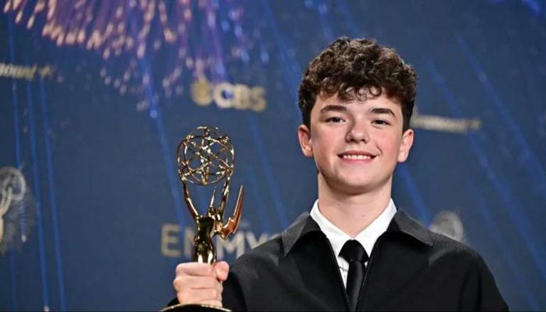 بعمر الـ 15 عامًا.. أوين كوبر أصغر فائز بجائزة "إيمي" في تاريخ التلفزيون