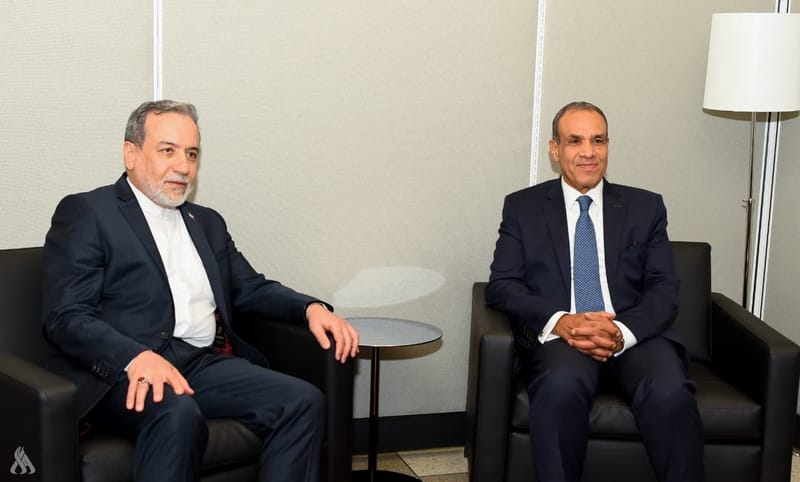 وزيرا الخارجية الإيراني والمصري يبحثان تطورات الملف النووي