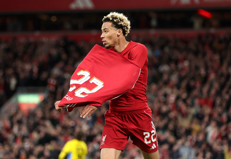 مدرب ليفربول يوجه انتقاداً لاذعاً إلى لاعبه إيكيتيكي بسبب هذا التصرف