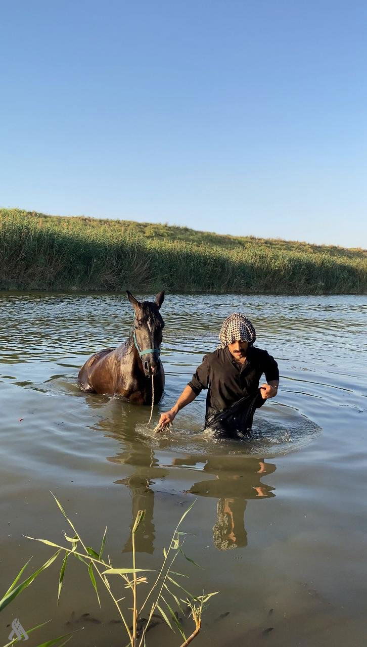 حياة السومريين تنفض غبارها..عراقي يعيش الحاضر بأدوات الماضي ويحيي تراث البلاد