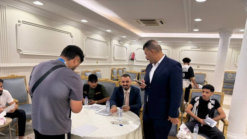 مشاهد من توزيع تذاكر مباراة العراق والسعودية "مجاناً"