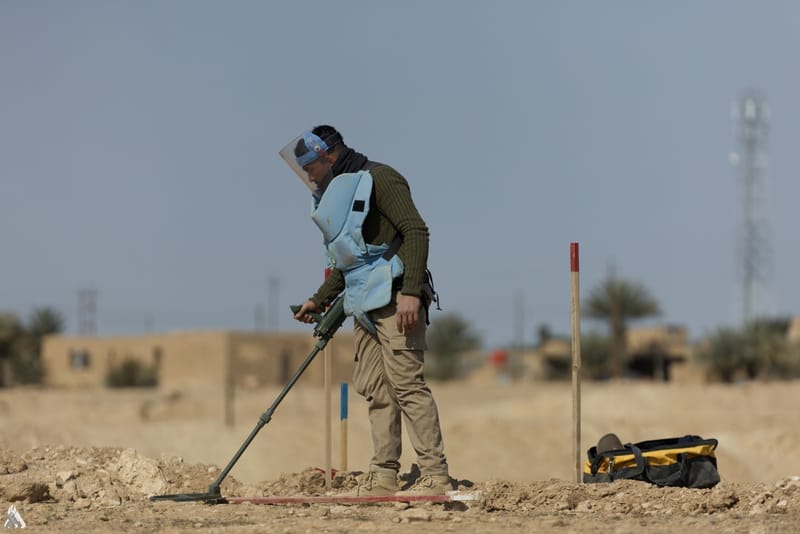 البيئة: العراق يحرز تقدماً ملموساً في ملف إزالة الألغام والمخلفات الحربية