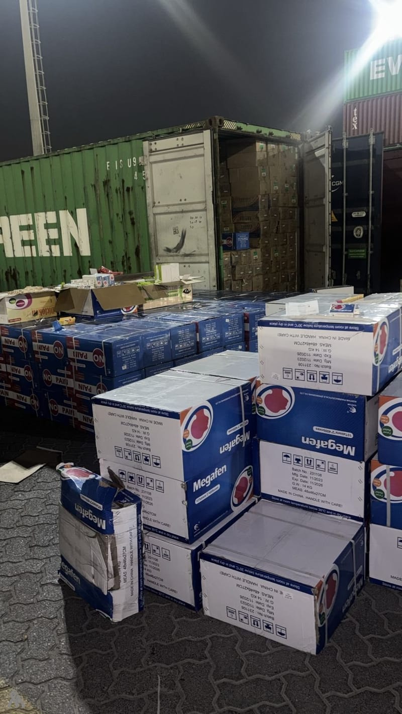 إحباط تهريب أدوية ومواد احتياطية في ميناء أم قصر