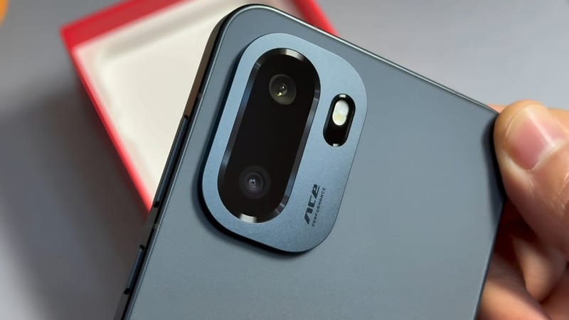 OnePlus تطلق هاتفاً بتقنيات متطورة وسرعة شحن فائقة