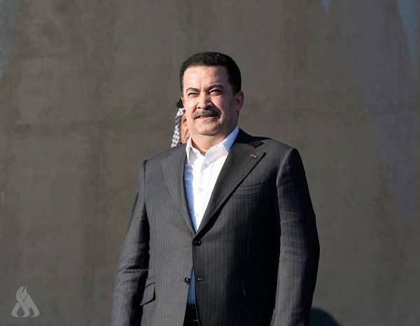 رئيس الوزراء من الديوانية: ملتزمون بتنفيذ المشاريع الاستراتيجية