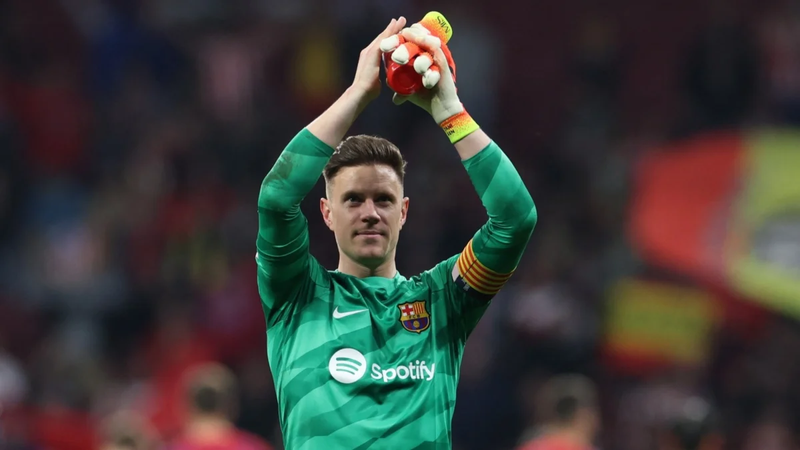 غموض بشأن استمرار تير شتيغن مع برشلونة