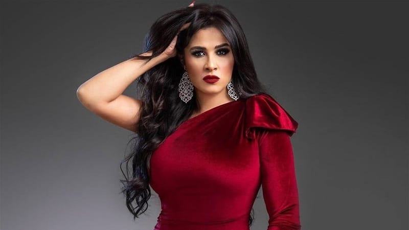 بعد شائعات الزواج.. ياسمين عبد العزيز تثير الجدل برسالة غامضة