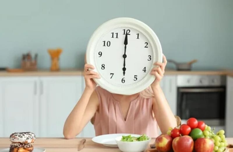 تناول الطعام ليلا؟.. إليك الطريقة الصحية