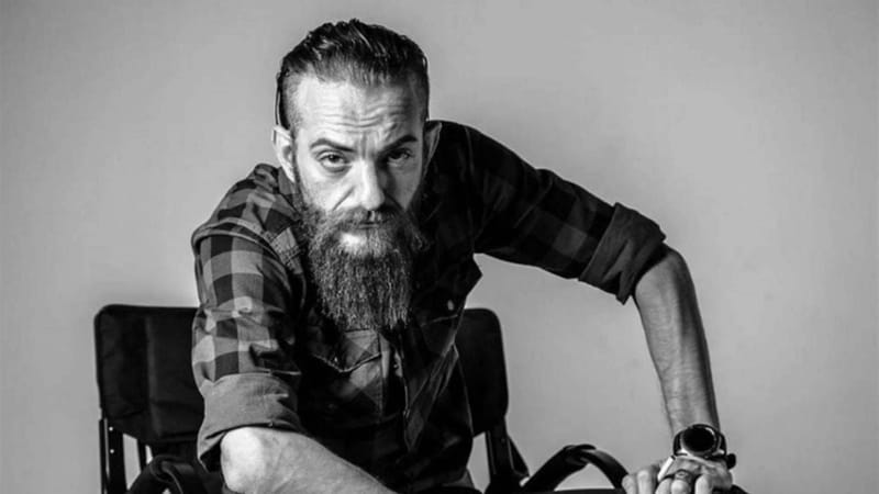 نجم "الهيبة" أويس مخللاتي يخضع لطقوس العمادة