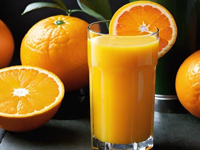 دراسة: كوبان من عصير البرتقال يومياً يدعمان صحة القلب