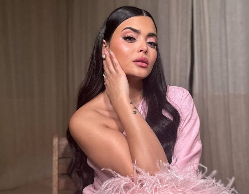 أسماء جلال تتوعّد مروّجي شائعات خلافاتها مع والدتها