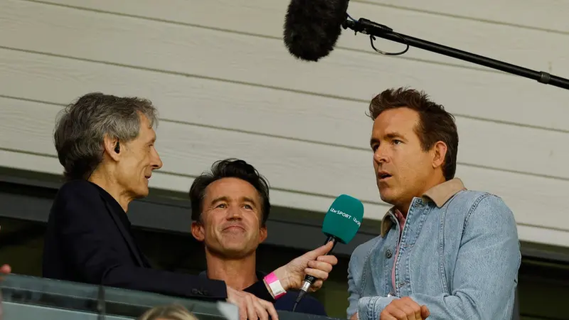 ممثّلا "هوليوود" يواصلان كتابة تاريخ نادي ريكسهام