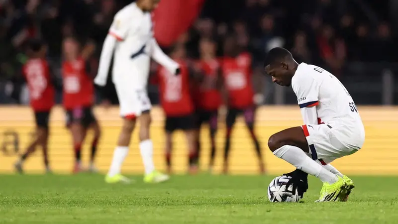 إنريكي رداً على تصريحات ديمبلي: لا أحد أكبر من النادي