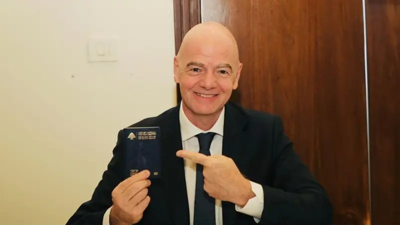 إنفانتينو يحصل على الجنسية اللبنانية