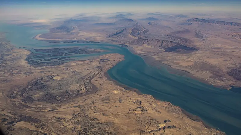 تزامنا مع مناورات عسكرية.. إيران تغلق أجزاء من مضيق هرمز