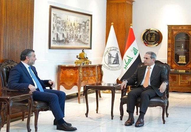 القاضي زيدان ورئيس هيئة الإعلام يؤكدان على حرية التعبير عن الرأي المكفولة دستورياً