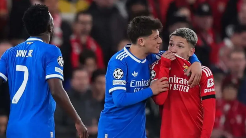 مدرب تشيلسي: لا مكان للعنصرية في كرة القدم