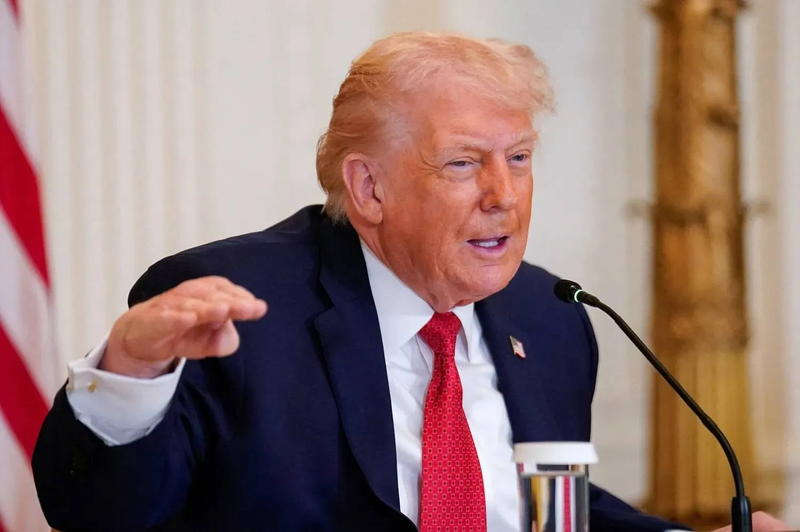 ترمب يعلن إرسال سفينة مستشفى إلى غرينلاند