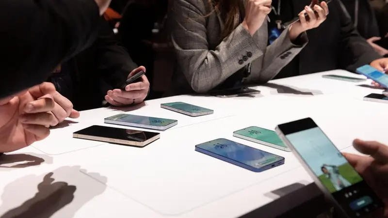 4 علامات تجارية للهواتف عليك تجربتها بدلًا من "سامسونغ"