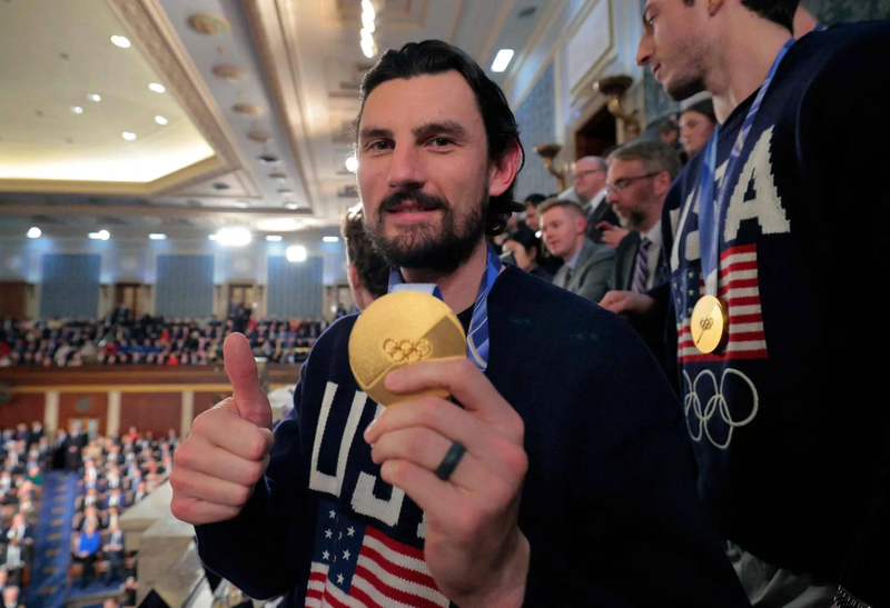 استقبال الأبطال لمنتخب الهوكي على الجليد خلال خطاب ترمب في الكونغرس