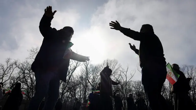 إيران تهدد مغتربيها بمصادرة أملاكهم لو دعموا الحرب عليها