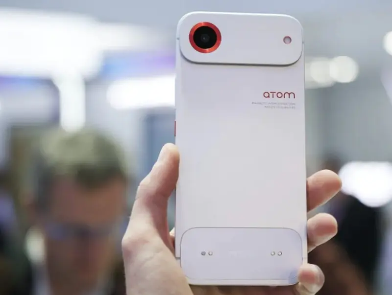 هاتف أندرويد فائق النحافة يتفوق على آيفون آير من "أبل"