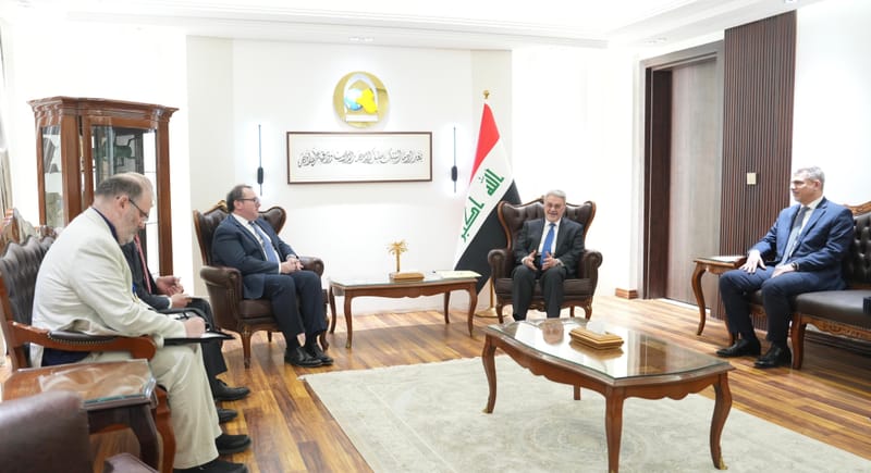 الخارجية تُبلغ القائم بالأعمال الأمريكي: استمرار الحرب يهدد أمن وسيادة العراق