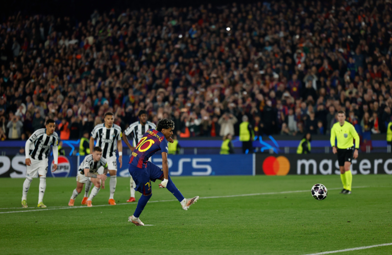 برشلونة يكتسح نيوكاسل بسبعة أهداف ويبلغ ربع نهائي دوري أبطال أوروبا