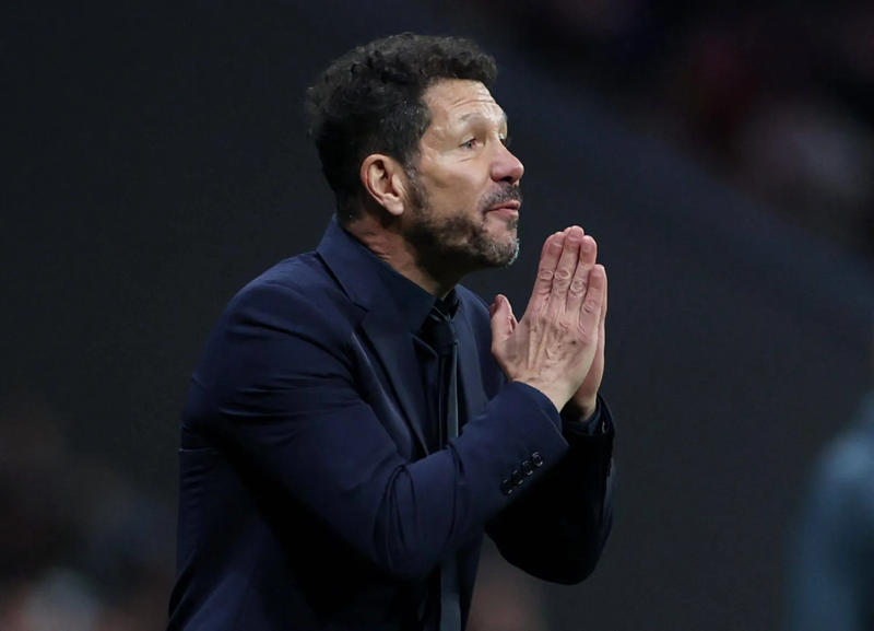 سيميوني مدرب أتلتيكو مدريد: برشلونة أفضل فريق في أوروبا