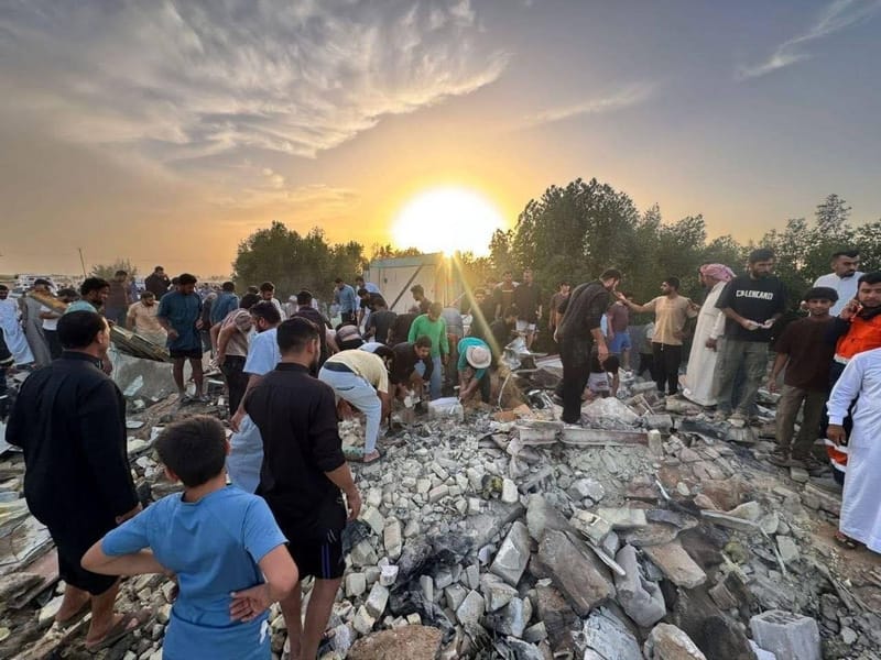 شرطة البصرة تعلن استشهاد ثلاثة أشخاص بسقوط صاروخ على دارهم في أرض زراعية بخور الزبير الجنوبي