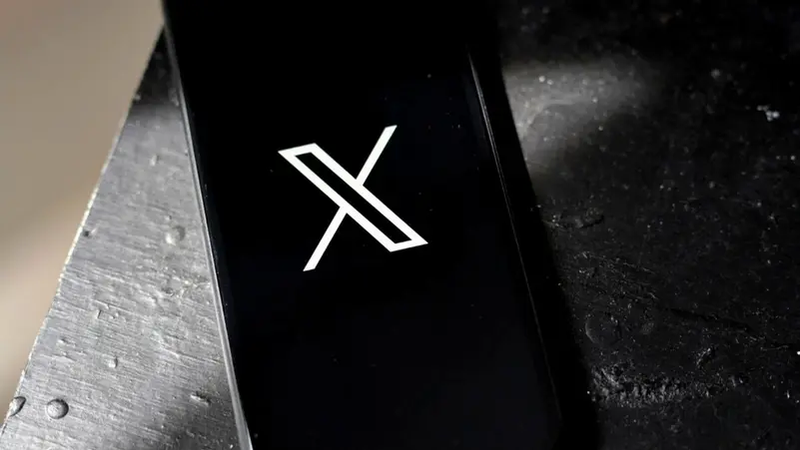 منصة "إكس" ترفع رسوم نشر الروابط