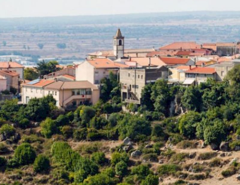 Macomer: il cuore della Sardegna batte tra i nuraghi