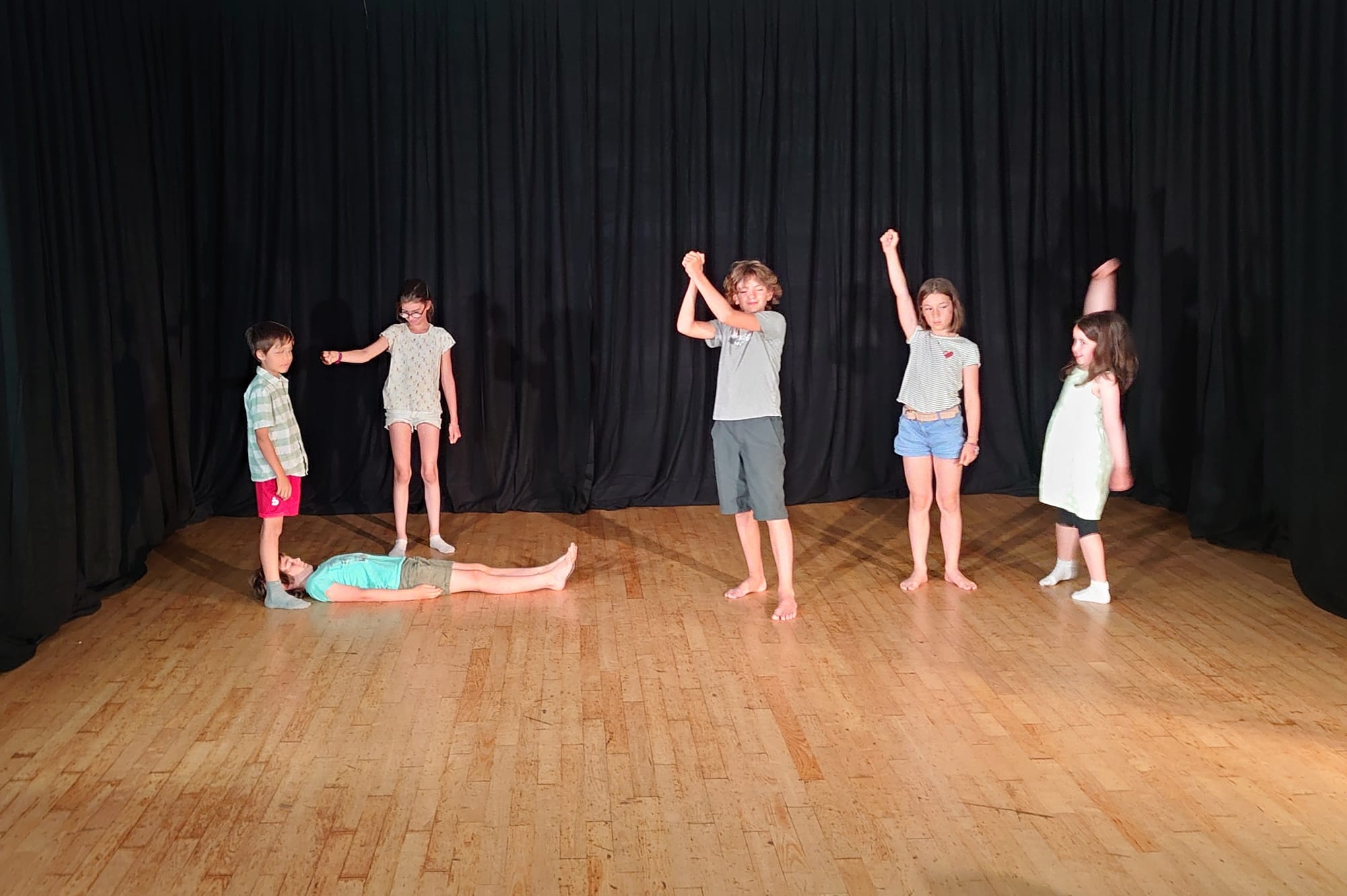 THEATRE PREMIERS PAS