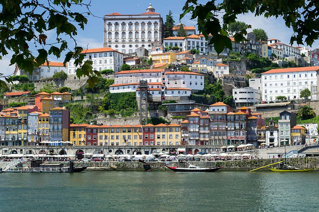Library Travel Guide: Portugal
