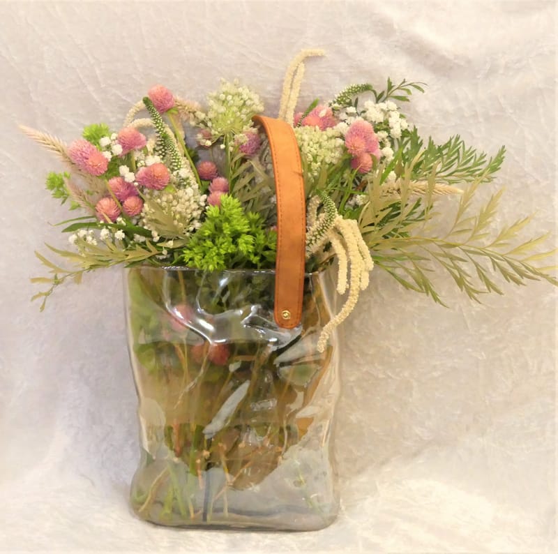 אגרטלים עם פרחים חיים