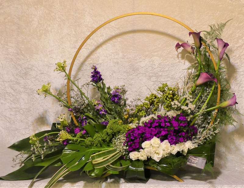 אגרטלים עם פרחים חיים