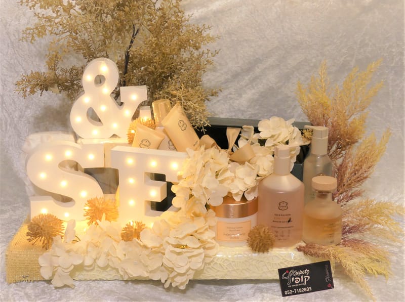 עיצובי תכשיטים בשילוב פרחים 