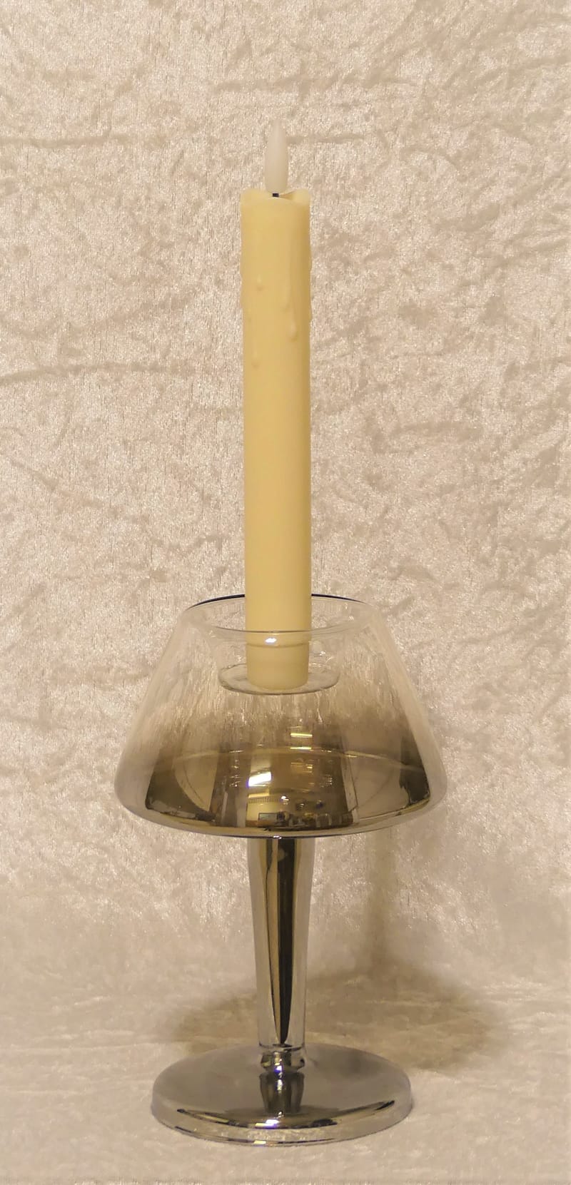 מבחר מרהיב של אגרטלים עם פרחי משי איכותיים