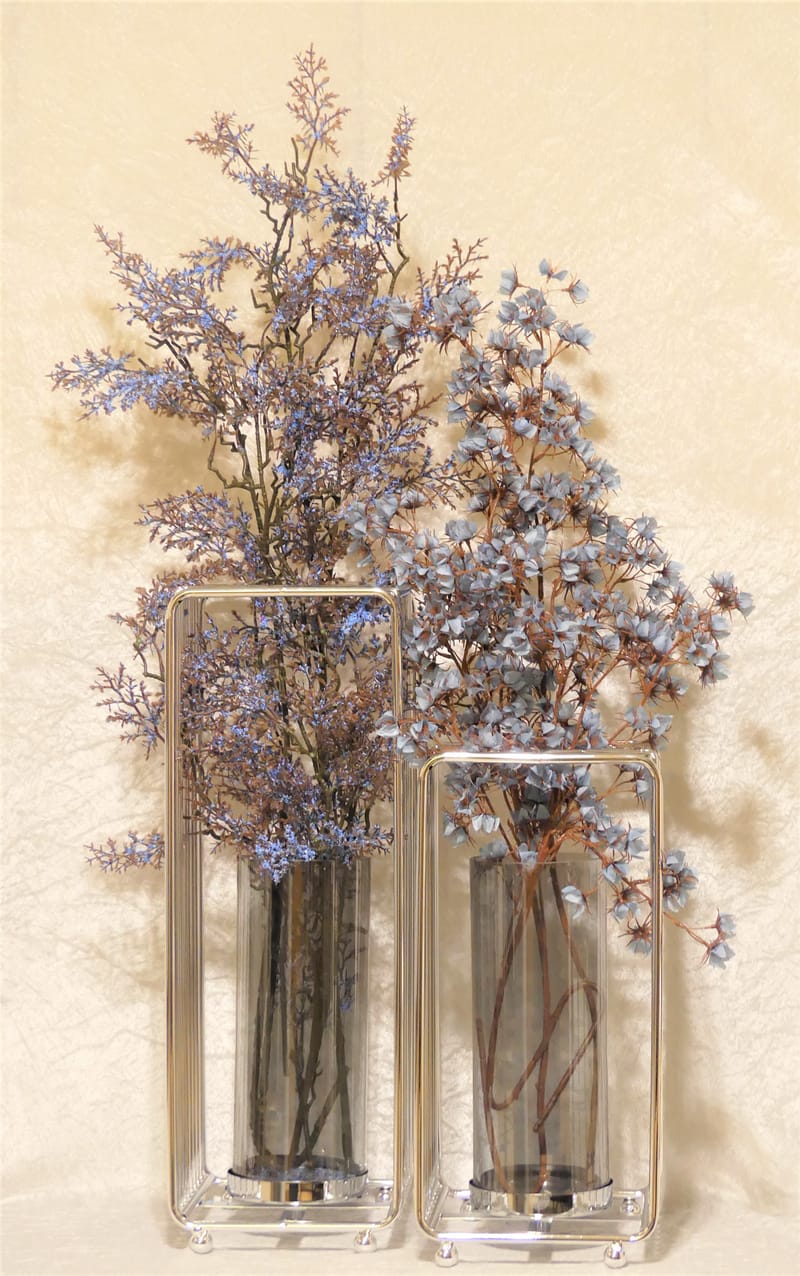 מבחר מרהיב של אגרטלים עם פרחי משי איכותיים