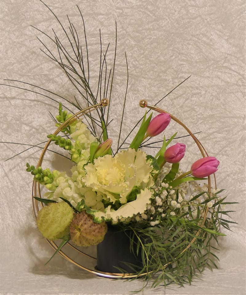 אגרטלים עם פרחים חיים