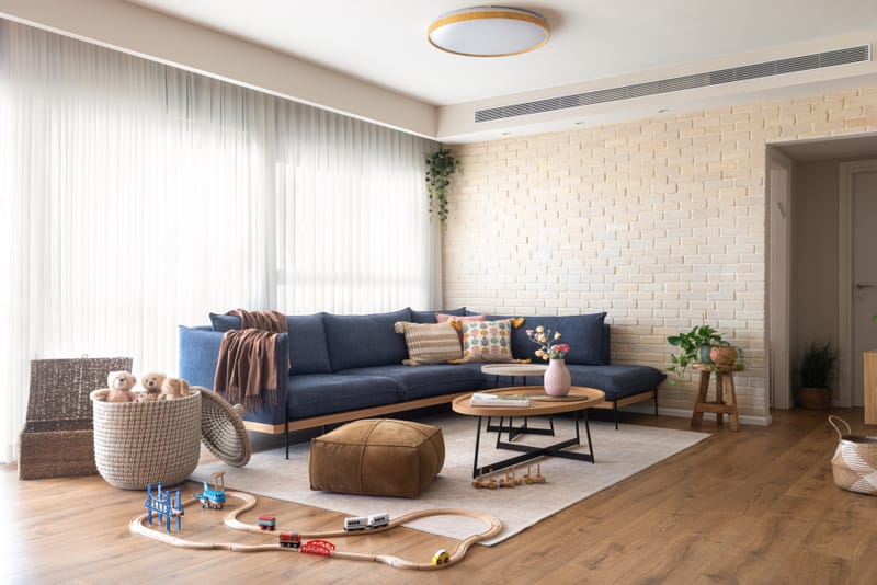 הבית העוטף | דירת קבלן למשפחה צעירה