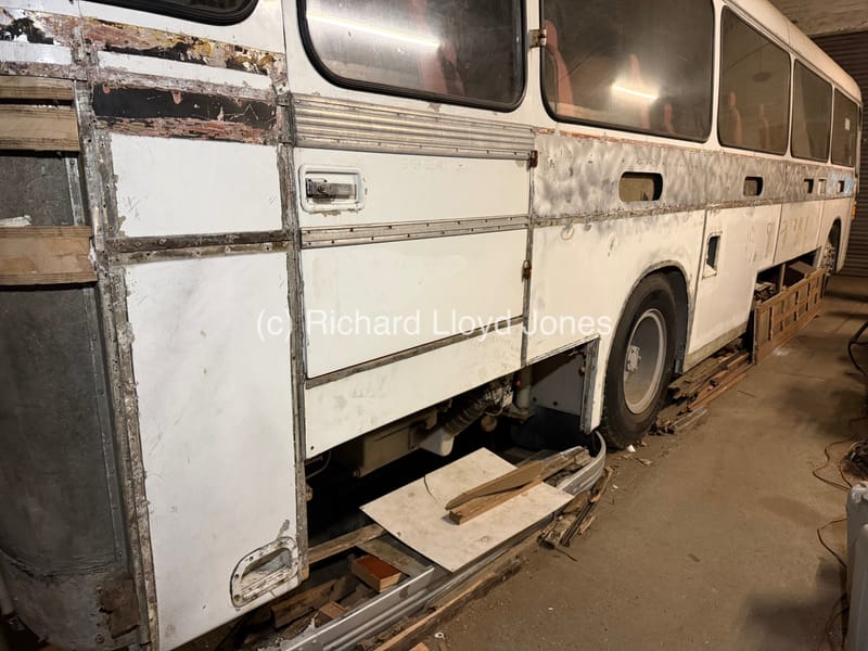 Body Session 17: Offside rear emergency door step wood work rebuild, locker stripping and painting