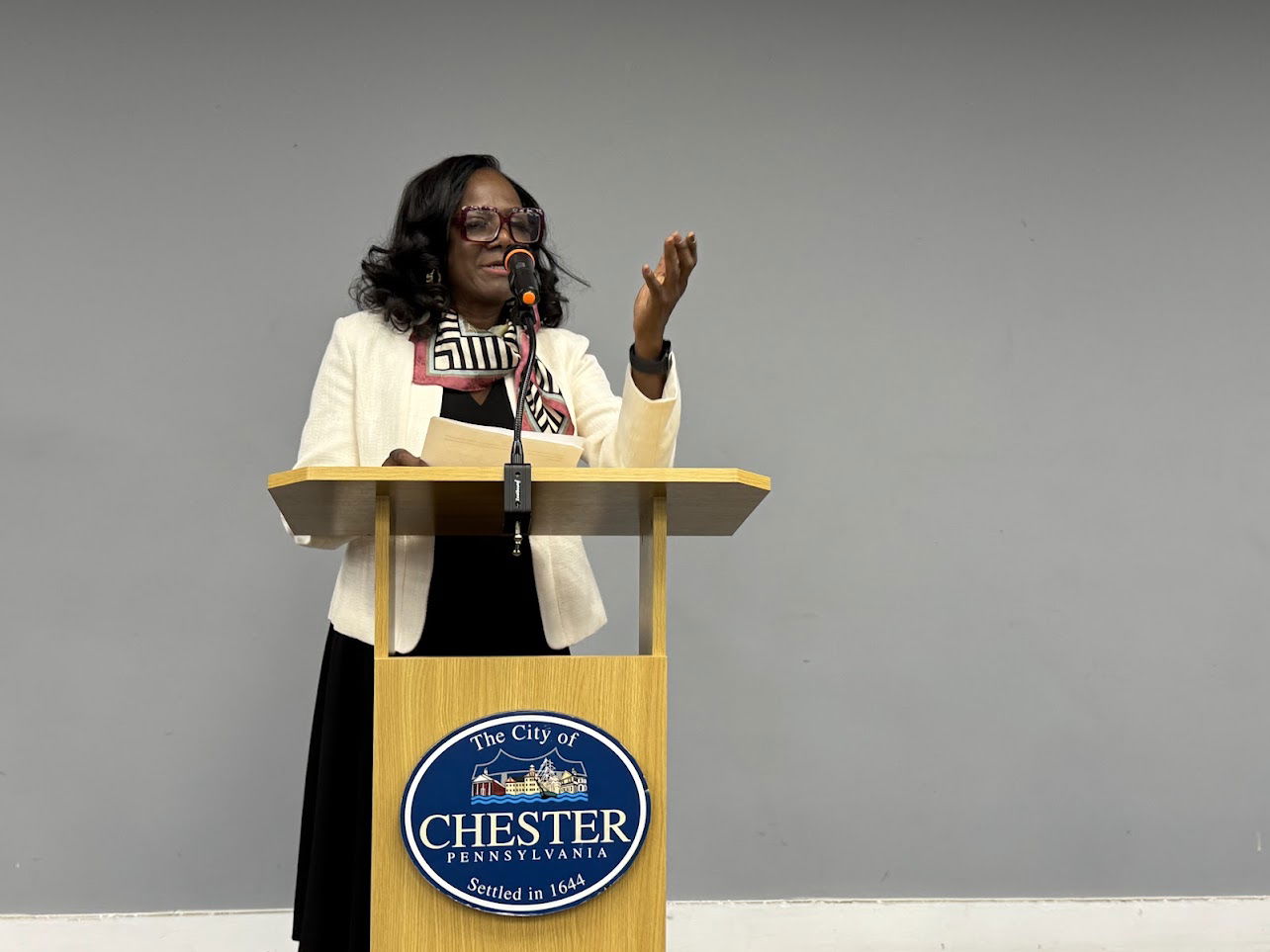 Elleanor Jean Hendley addresses the crowd