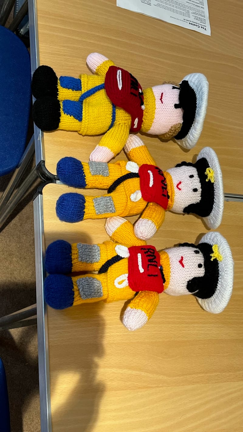 Needles, Knit & Natter