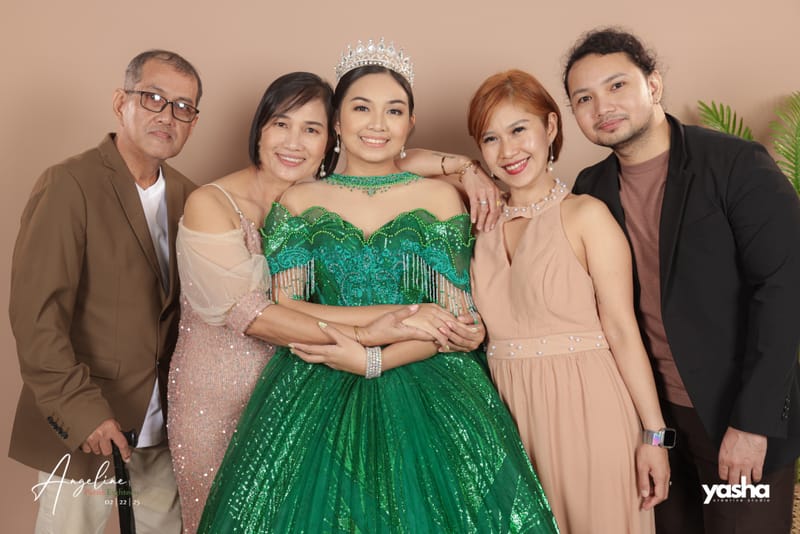 Angeline Turns 18 (DEBUT) Onsite Studio