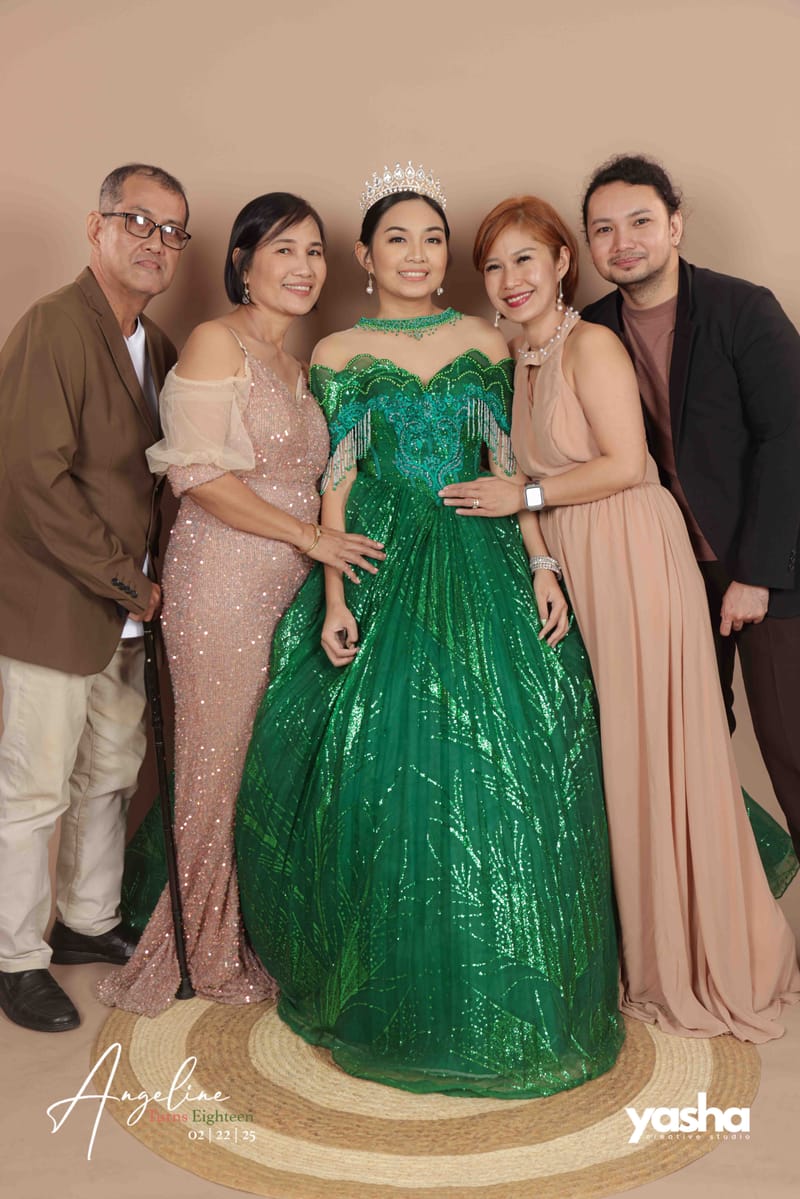 Onsite Studio - Angeline (DEBUT)