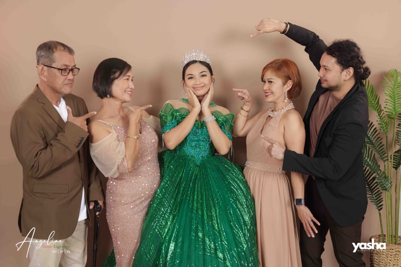 Onsite Studio - Angeline (DEBUT)