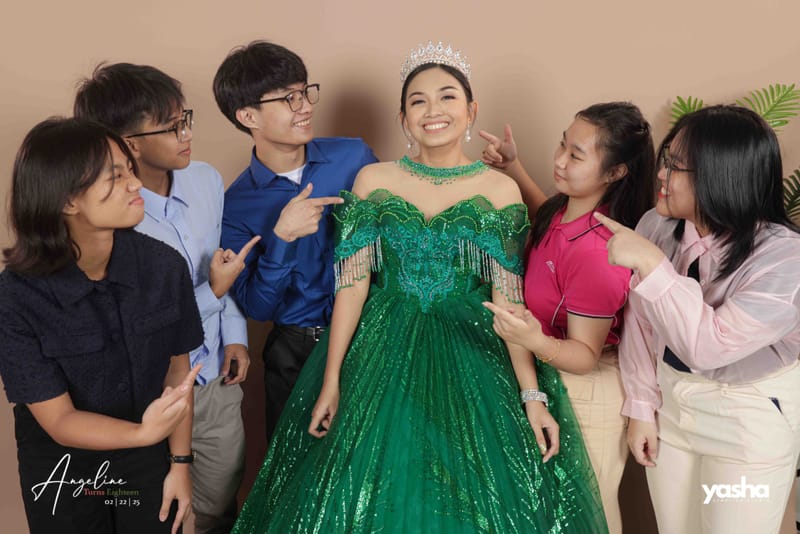 Onsite Studio - Angeline (DEBUT)